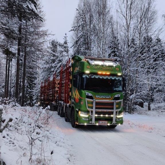 kuljetuskalustoa Aho & Nuutinen